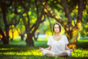 世界杯网站-莱万多夫斯基惊艳闪耀，加拿大队未来可期——足坛双线奏响强音